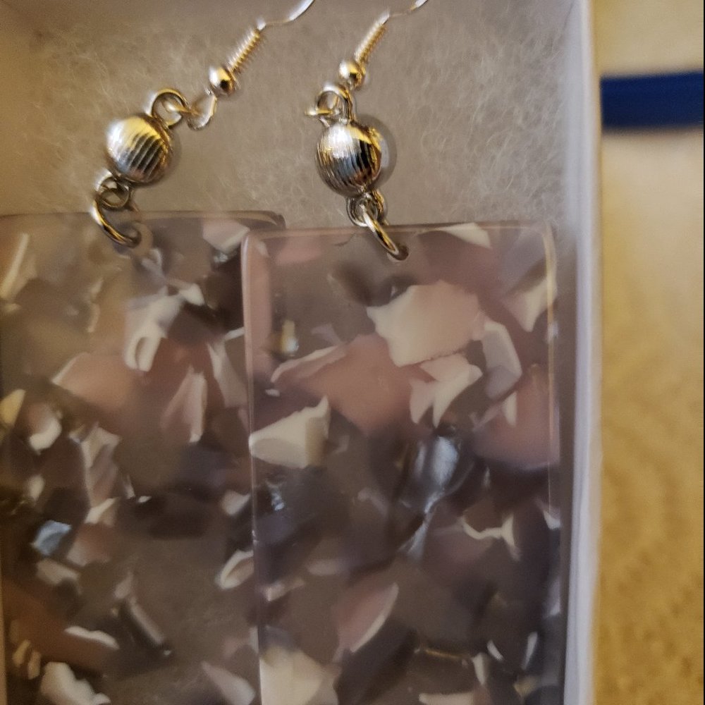 Earring - Picture 9 of 10